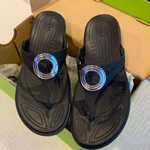 Crocs Santa Beveled Circle Wedge flip-flop black